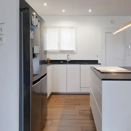 Boienne Maison 8 Personnes Avec Piscine Villa