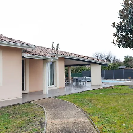 Boienne Maison 8 Personnes Avec Piscine Villa Biganos