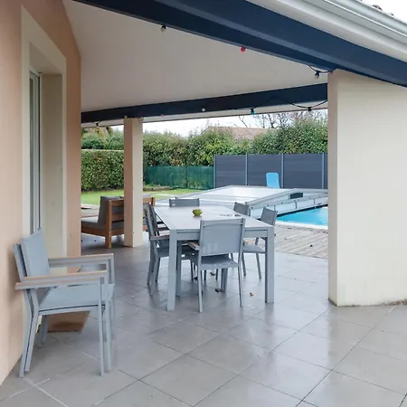 Villa Boienne Maison 8 Personnes Avec Piscine Biganos